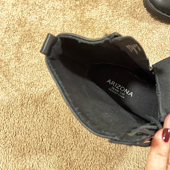 Arizona Jeans Lace up with side zipper combat boots. Size 5.5 - Picture 5 of 6